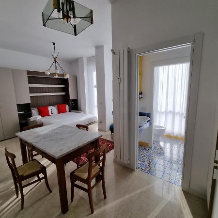 Ampio Ed Incantevole Monolocale A Citylife Milano Eksteriør bilde